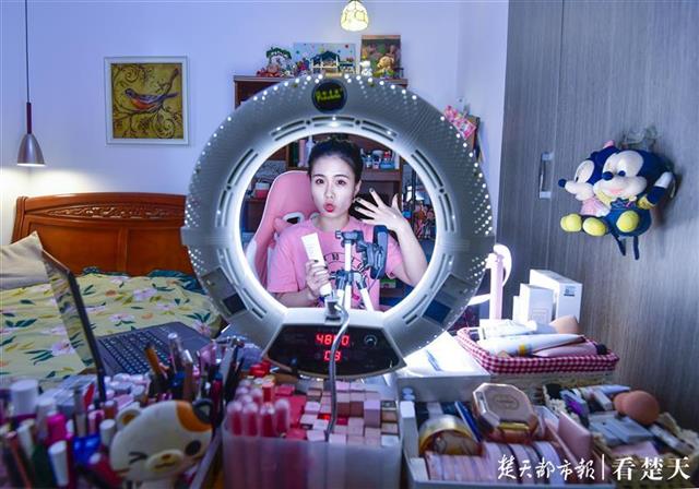 抖音 王俊凯粉丝的歌_抖音粉丝哪里有卖_泰国妹子抖音,有颜有身材系列