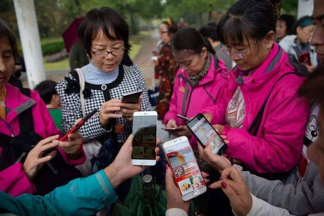 qq群 转让群主_手机qq群怎么转让群主_qq如何转让群主