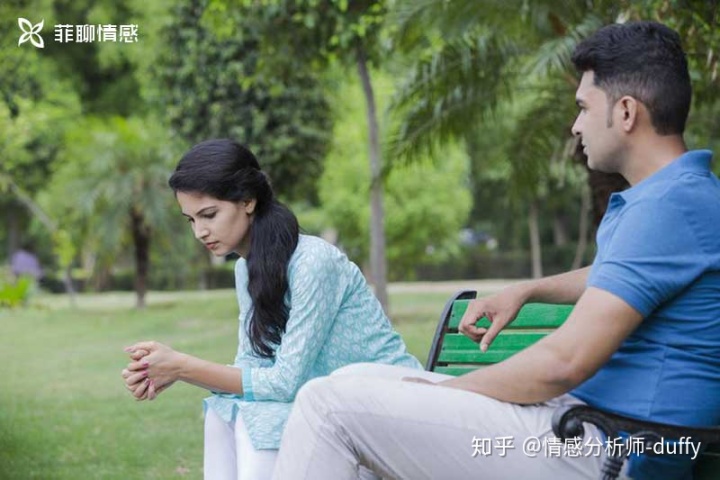 小孩床下放东西好不好_不能在床上吃东西_床笠是什么东西