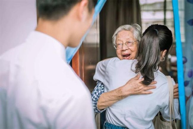 买哪个品牌的电子烟好_给老人买什么保健品好点呢_老人脑血管硬化吃什么?品好