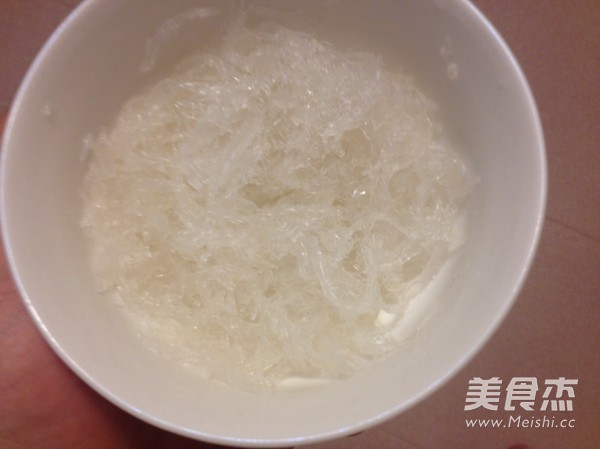 燕窝没有毛是真的吗_燕窝毛不挑干净能吃吗_燕窝里的毛能吃吗