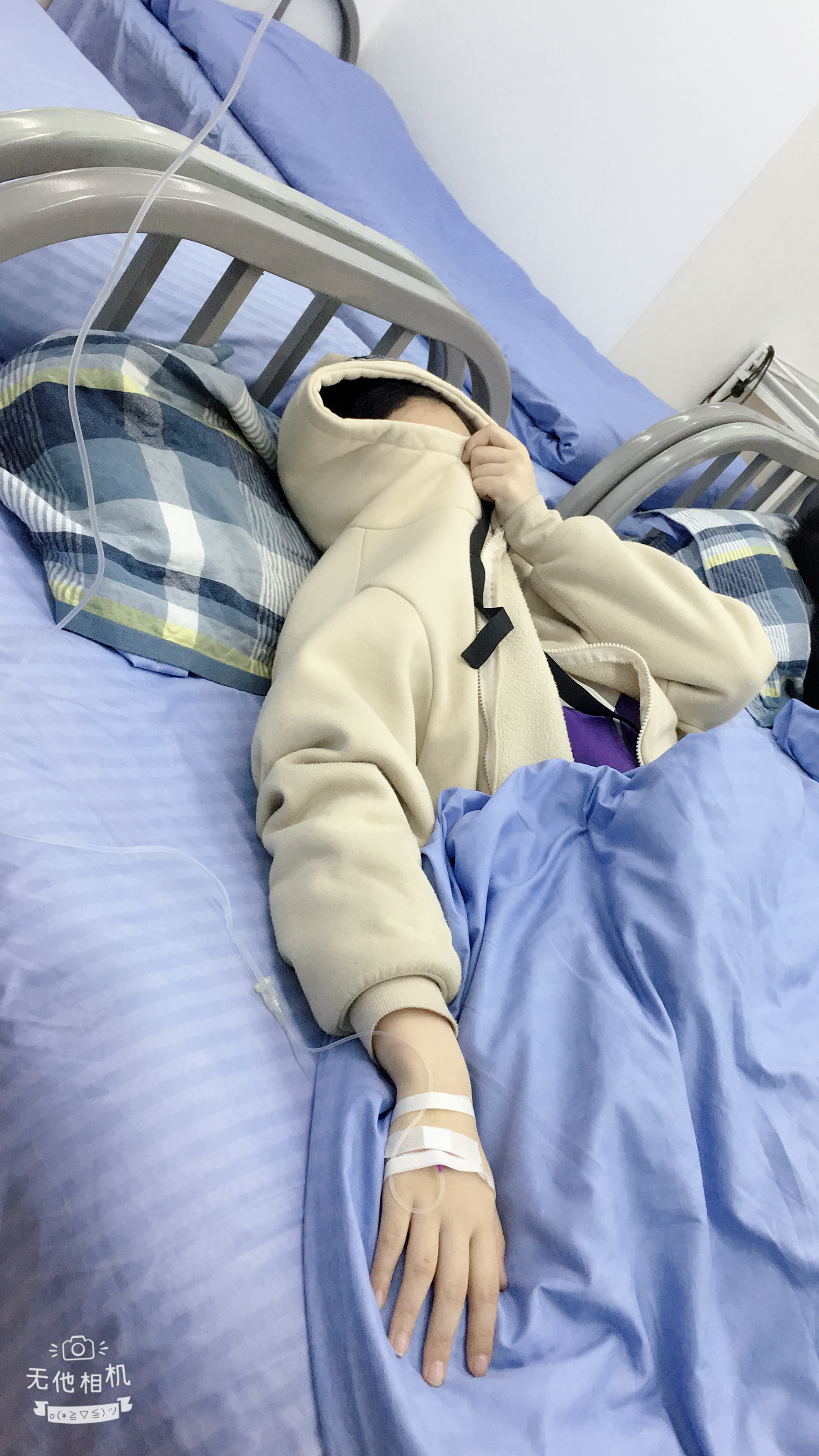 胶水粘错东西后怎么办_墙上粘防撞用什么胶水_什么胶水粘塑料后防水