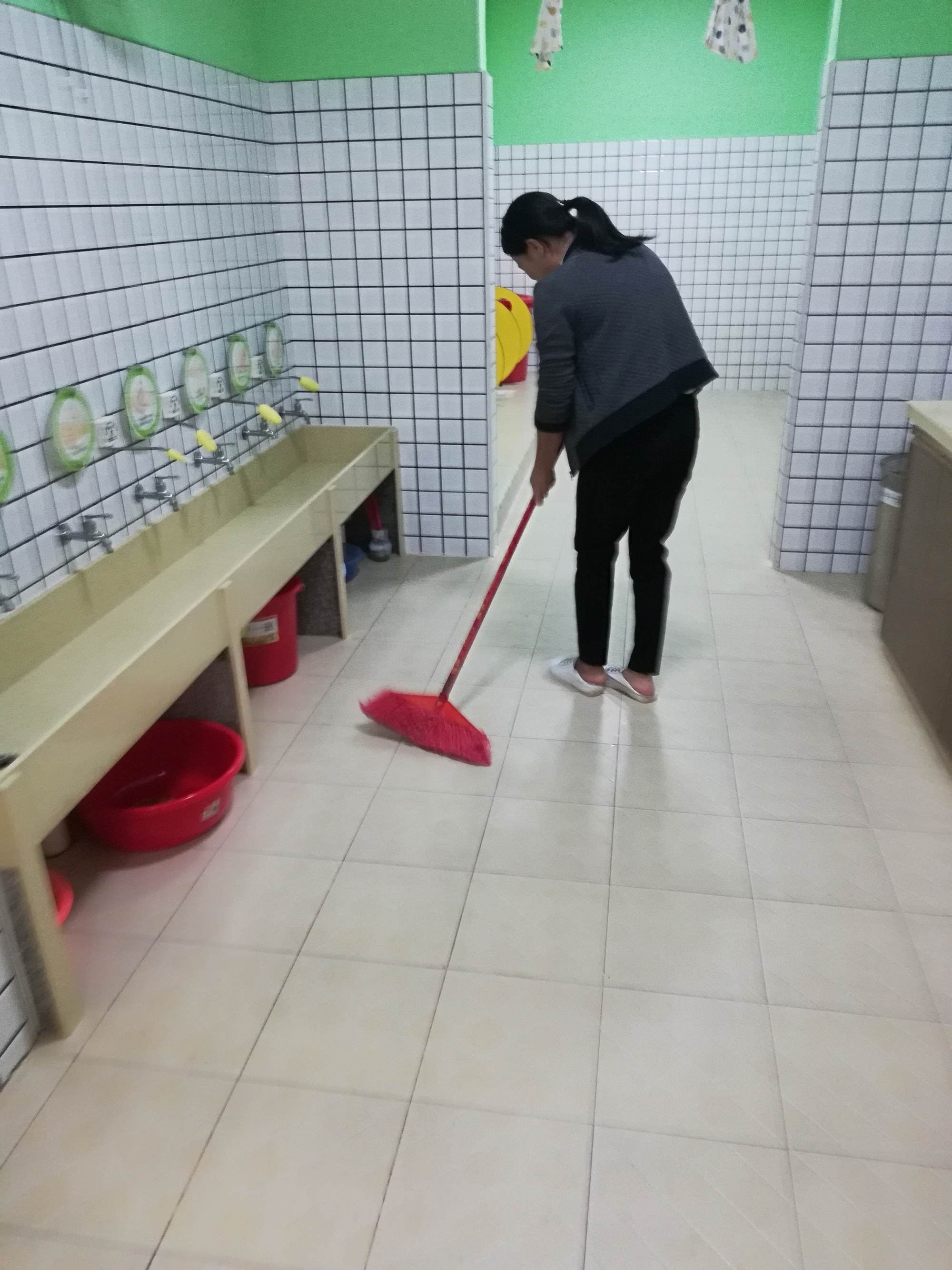 营养配餐员证有什么用_矿业材料员证有用吗_有育婴员证可以去幼儿园做吗