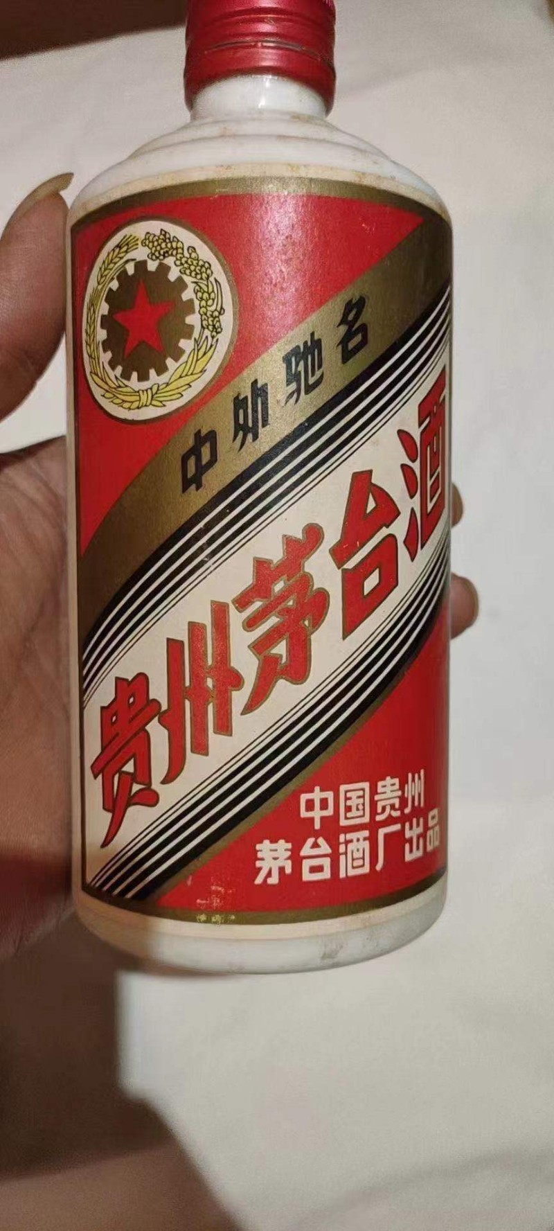 市场上的蜂蜜有假吗_真蜂蜜和假蜂蜜图片对比_假蜂蜜和真蜂蜜的味道