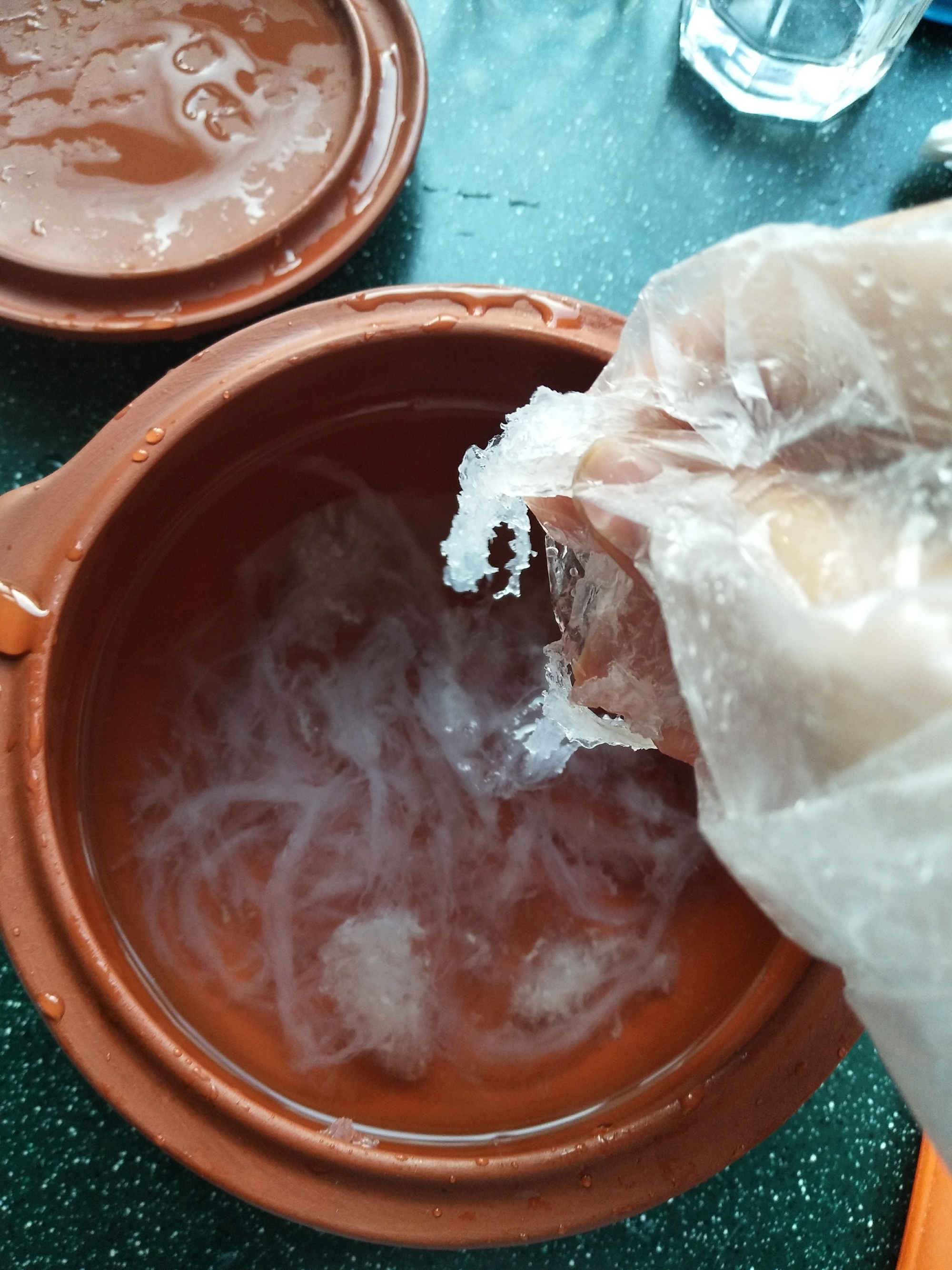 假燕窝泡发后样子(图)_三角盏燕窝泡发后有点烂_假雪燕泡发后