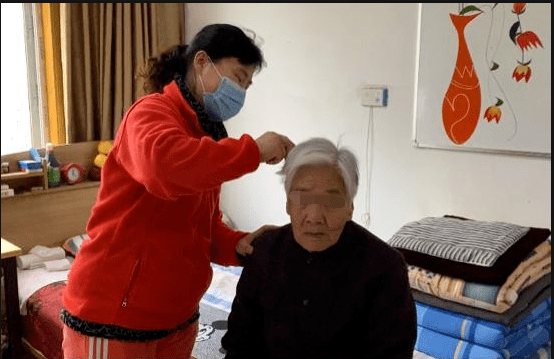 老年人为什么要买保健品_骗老年人买保健仪器_东北女人为买貂离婚
