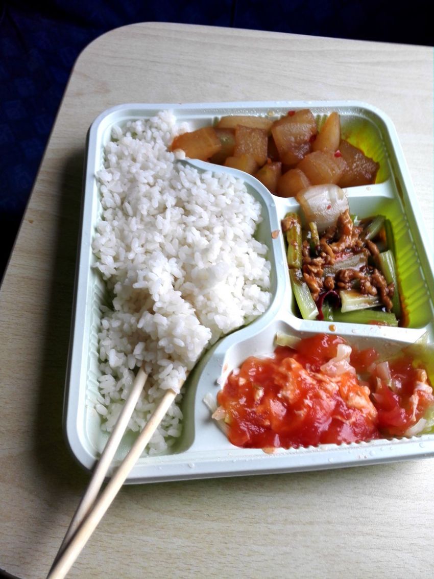 飞机是不是自带保险_飞机上可以带哪些零食_飞机上能吃自带零食