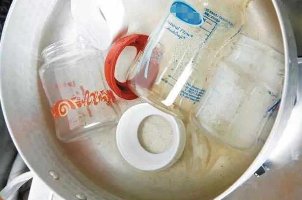 美赞臣奶粉冲完有颗粒_奶粉冲开后有颗粒图片_君乐宝奶粉冲时有颗粒