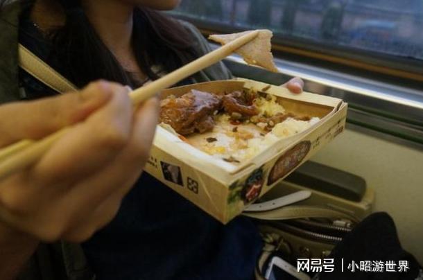 适合老人吃的东西_卫生油适合炸东西吗_火车上最适合吃的东西