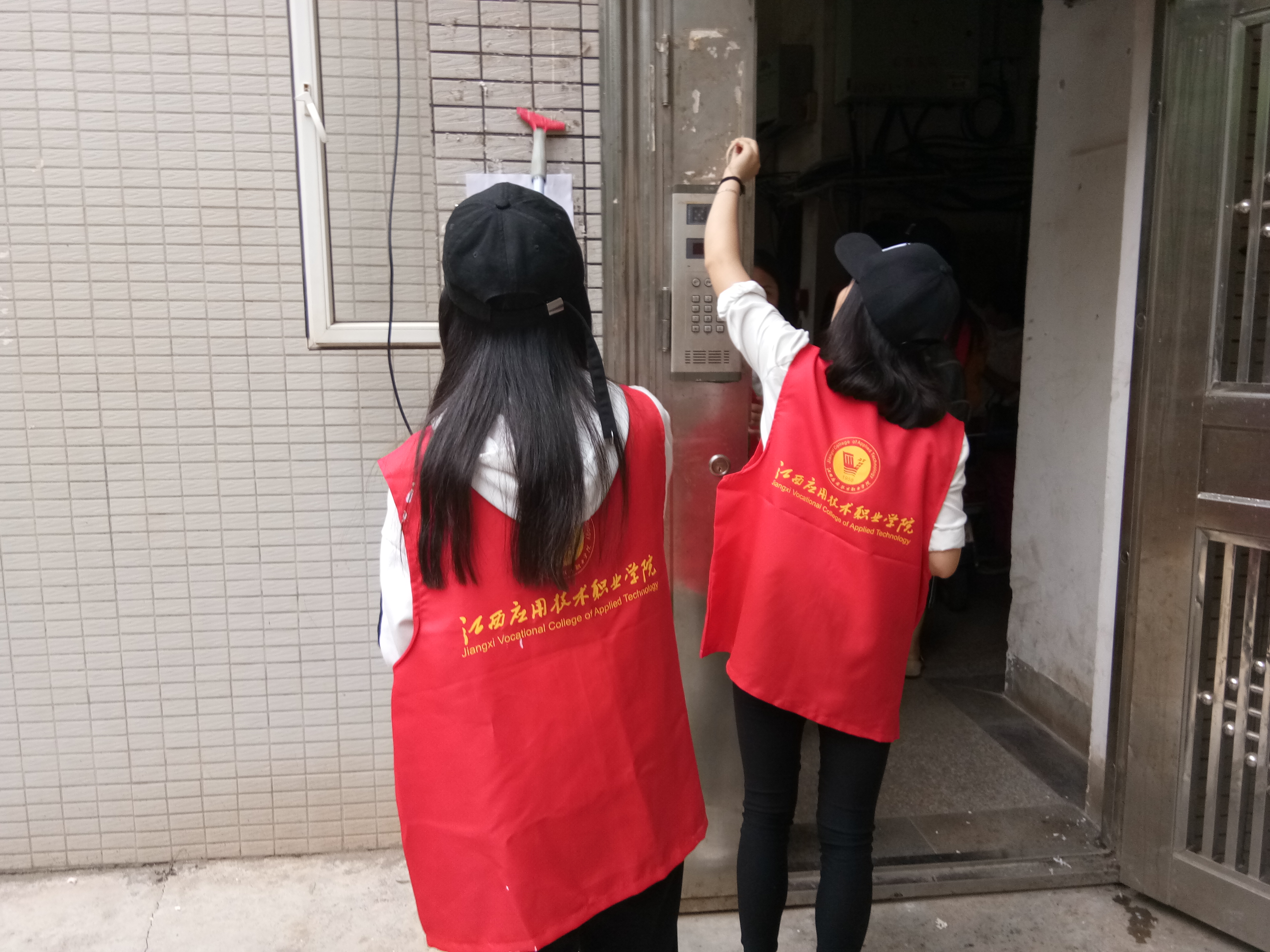 一件有意义的社会实践活动45o字_四年级作文胜似亲人写自己45o字_2016我的新年愿望作文45o字