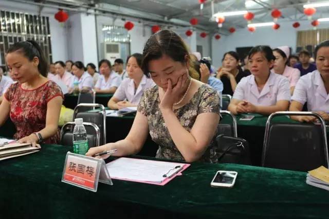 美容院做身体价格表_潍坊美容冠名院华贝_美容做身体图片大全