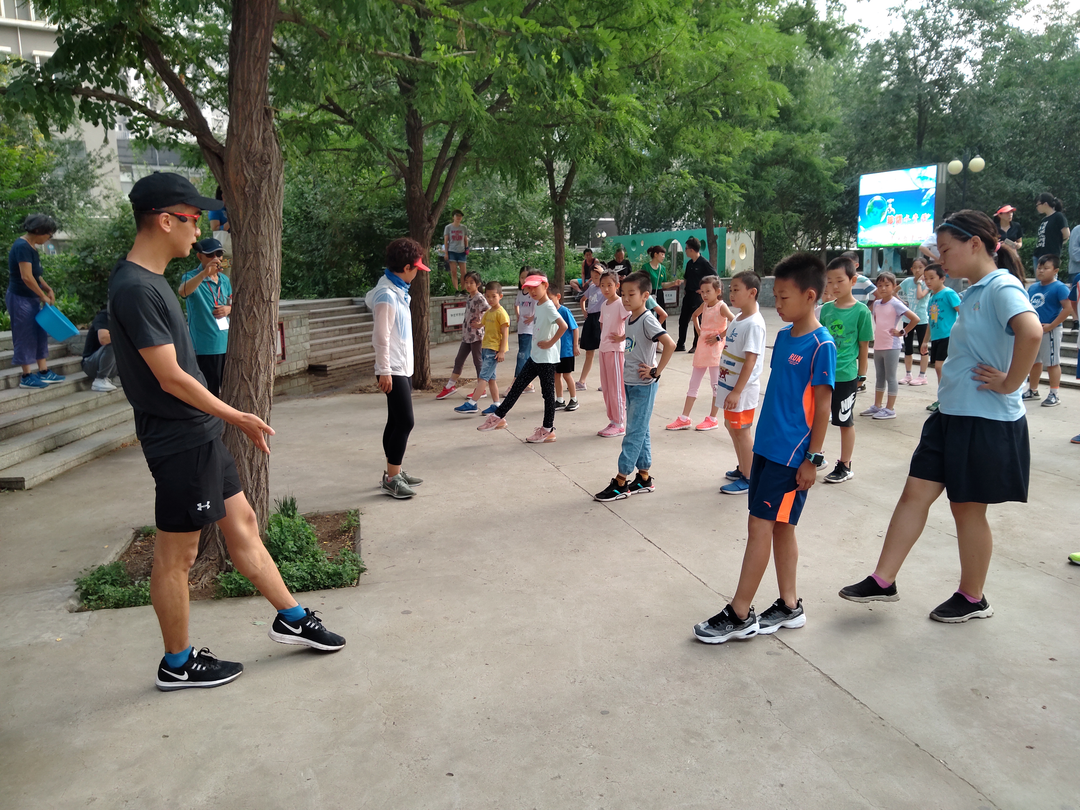 在生活中对幼儿进行科学启蒙教育的意义_科学进行锻炼的健康人_进行网球锻炼带来的好处