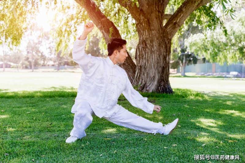最早对虫洞进行研究的科学家是_科学进行锻炼的健康人_科学利用废旧物品进行小制作或小发明可以做什么