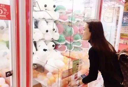 趣味抓娃娃机小游戏_模拟抓娃娃机游戏_抓娃娃机游戏币通用么