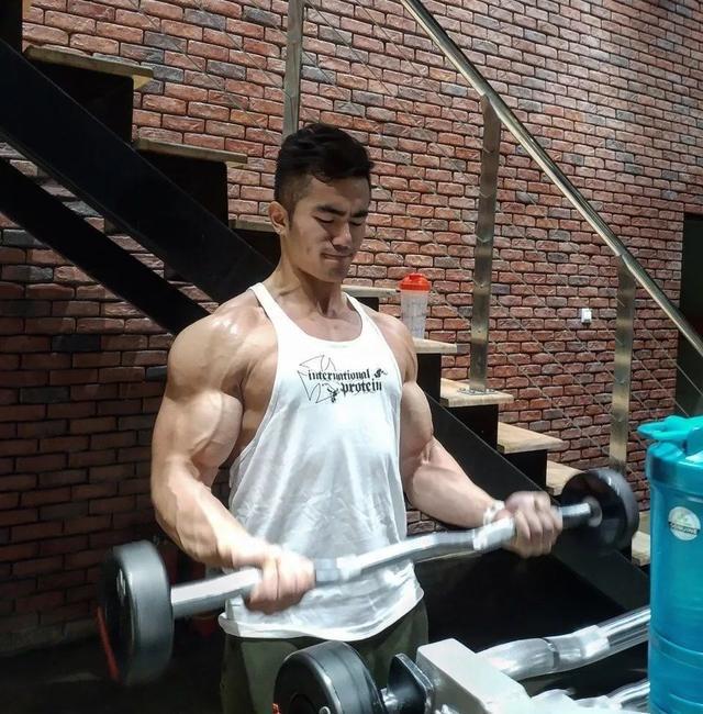 仰卧板练腹肌效果好吗_仰卧板有用吗_仰卧起坐板有效果吗
