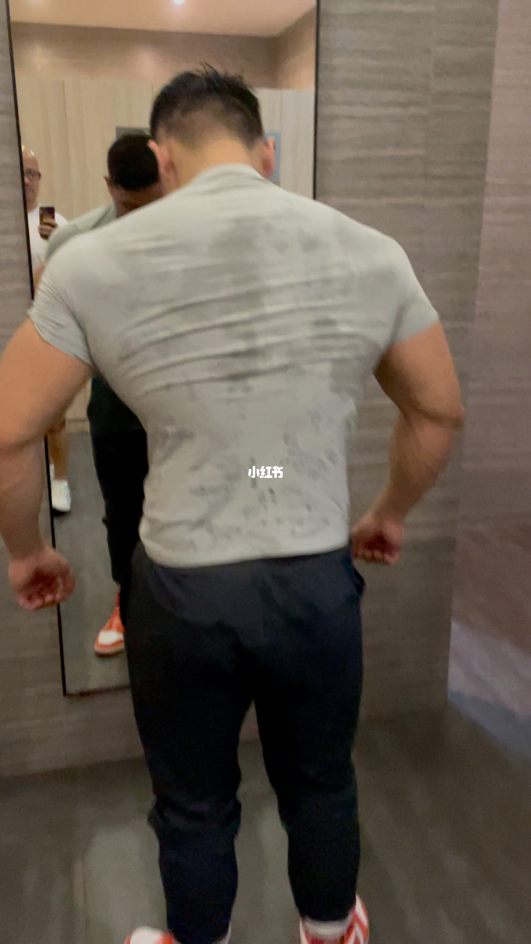 经期可以练背吗_背和腿可以同一天练吗_月经期间可以练臀腿吗