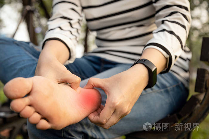 脚关节走路痛_走路脚足痛是什么原因_走路脚发软是什么原因