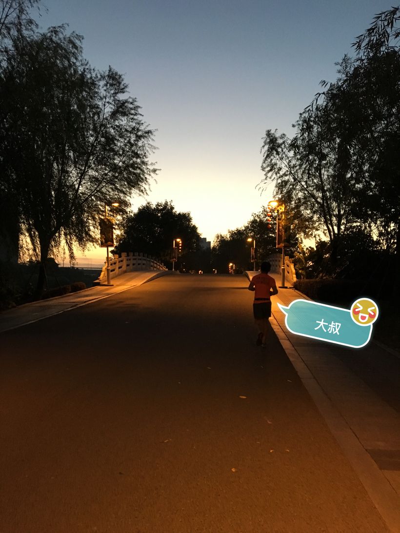 早上跑步有什么好处_早上坚持跑步的好处_长期早上跑步的好处和坏处