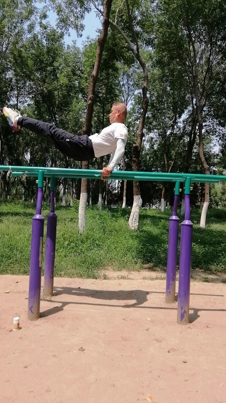 拉单杠主要练的是什么肌肉_家用单杠可以练肌肉吗_吊单杠练的是哪块肌肉