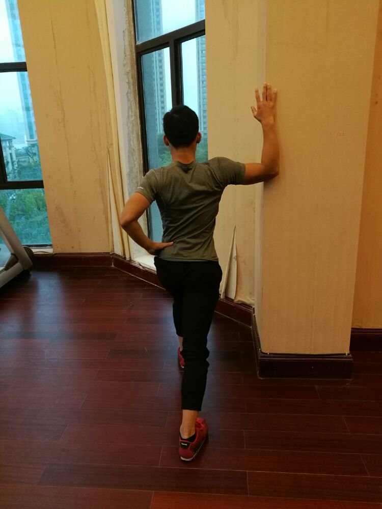 肚子大可以练出腹肌吗_为什么练腹肌肚子越建越大_减肚子练腹肌方法