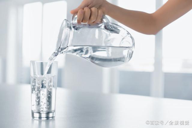 运动后多久喝水最正确_喝水后多久可以运动_喝水后多久可以做运动
