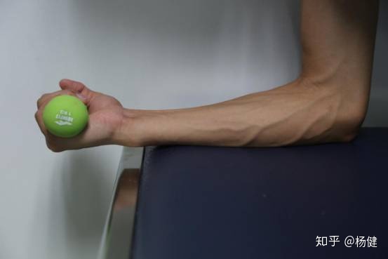 hiit训练女性训练视频下载_女性手臂力量训练方法_冬兵的手臂有多大力量