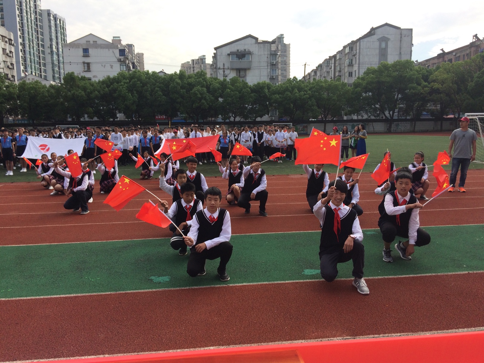 车间运动会入场词_运动会的入场解说词_运动会入场词