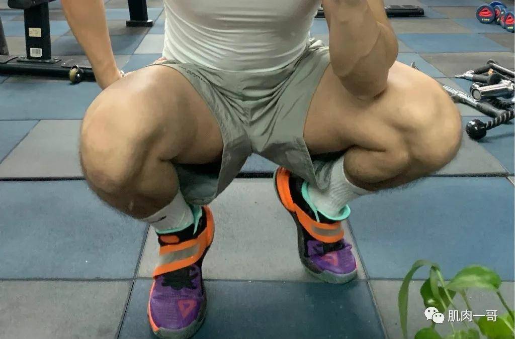 自闭症儿童小肌肉训练_大腿后侧肌肉训练动作_小腿肌肉训练动作图片