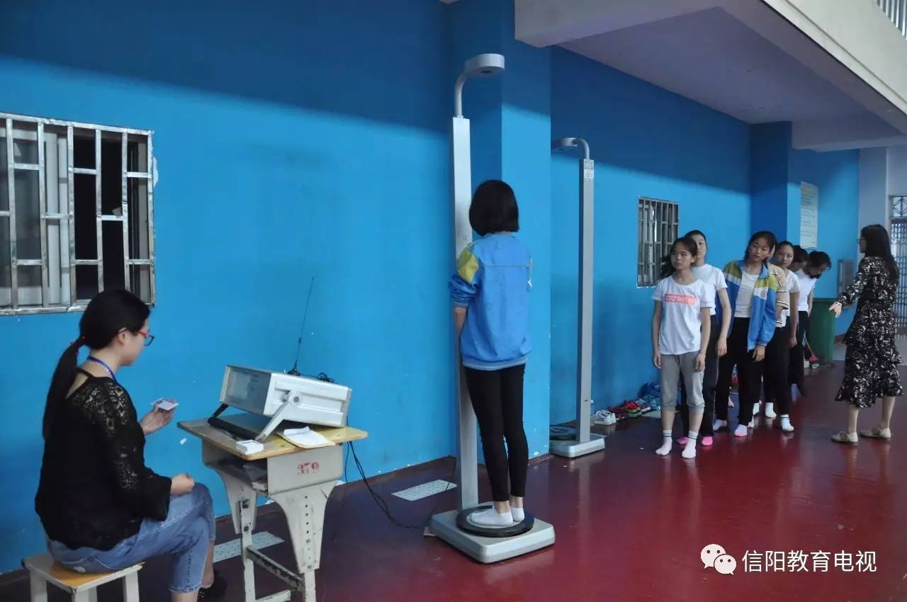 陆军和海军训练哪个苦_人体在平时训练运动中如何补水_专业运动员训练有多苦