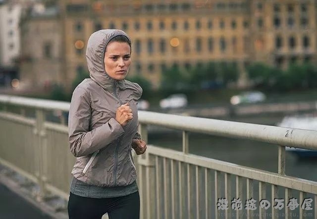 博尔特400米跑步技巧视频_400米跑步技巧呼吸法_800米跑步时呼吸技巧