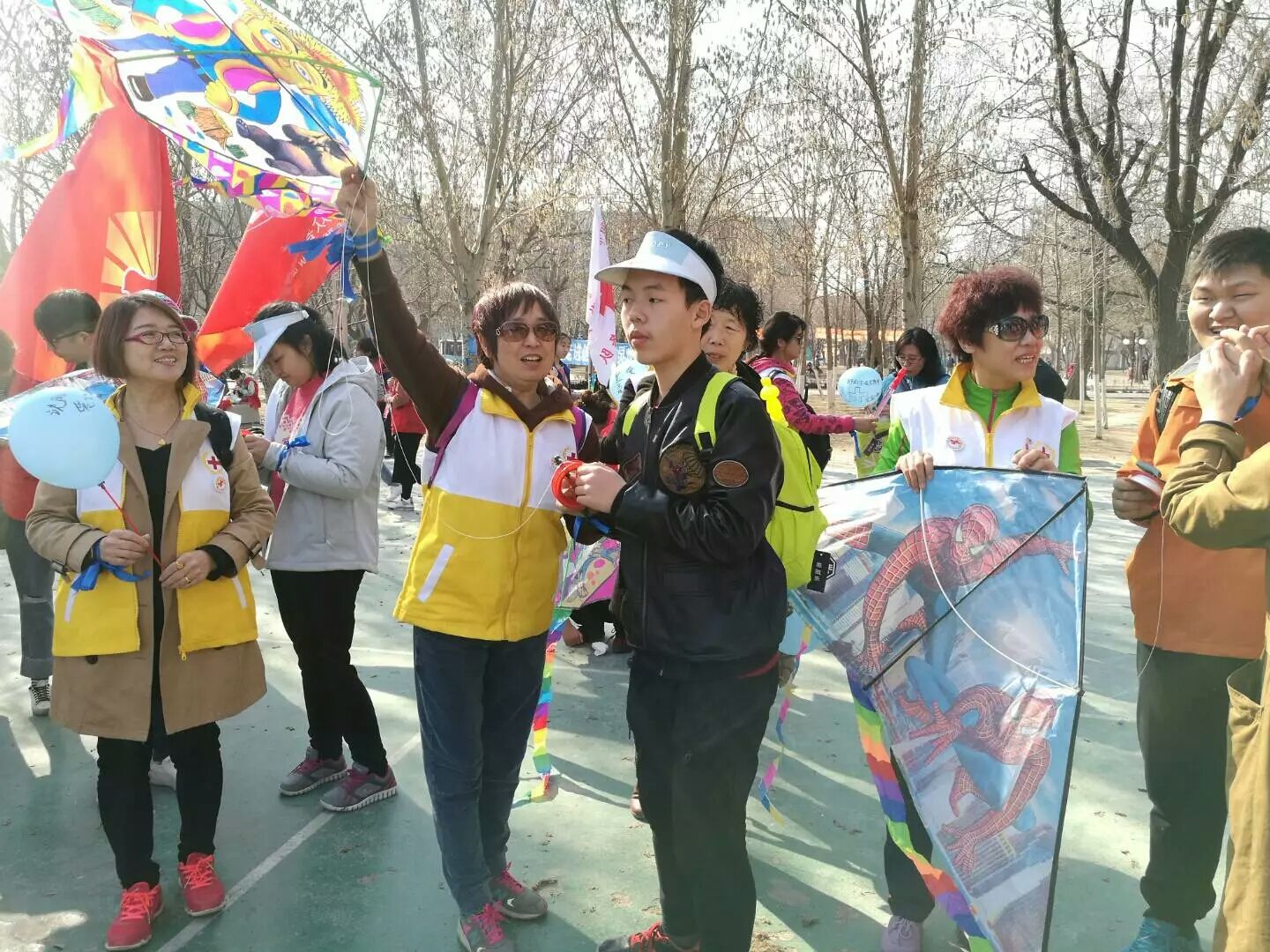 少年包青天3小风筝图片_小朋友们放风筝的图片_放飞的风筝是什么意思