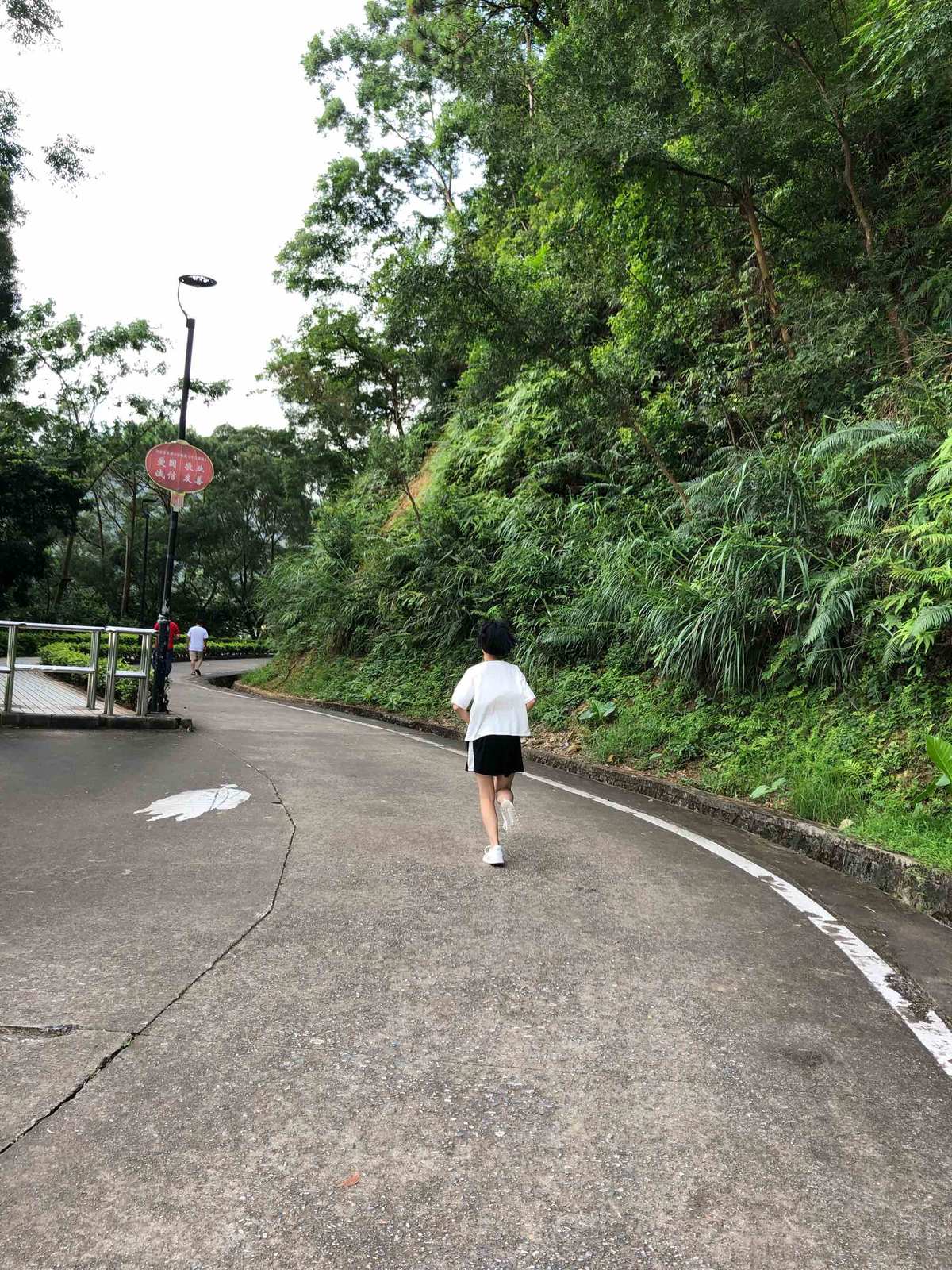 长期坚持晨跑的好处_长期异地的婚姻能坚持几年_坚持晨跑的老人