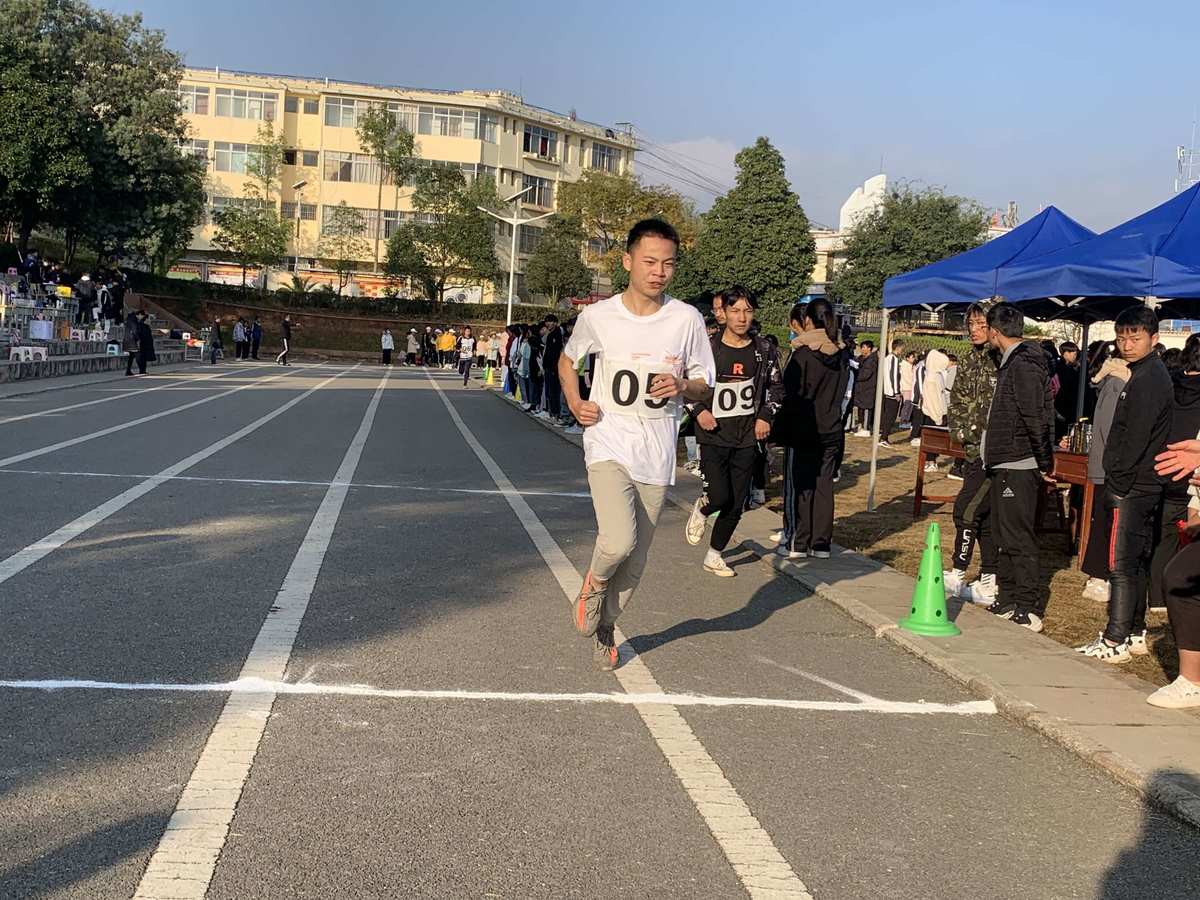 秋季运动会加油稿200字50篇_秋季运动会加油稿短_小学生秋季运动会加油稿