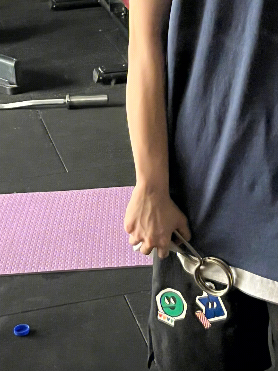 女生胳膊上青筋明显_女生胳膊上有肌肉_胳膊上全是肌肉怎么瘦下来图