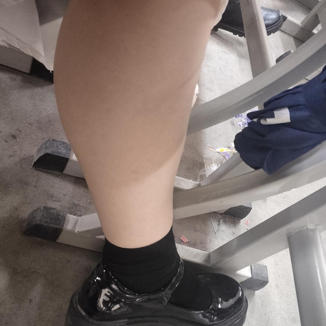 健身一周大腿上的肉由紧变松_用什么紧大腿的肉_松板肉和猪梅肉