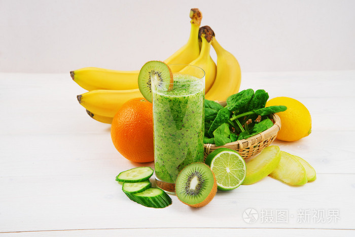 骑车接水果游戏_用手接水果游戏_布莱特妮·墨菲用嘴巴接牌游戏
