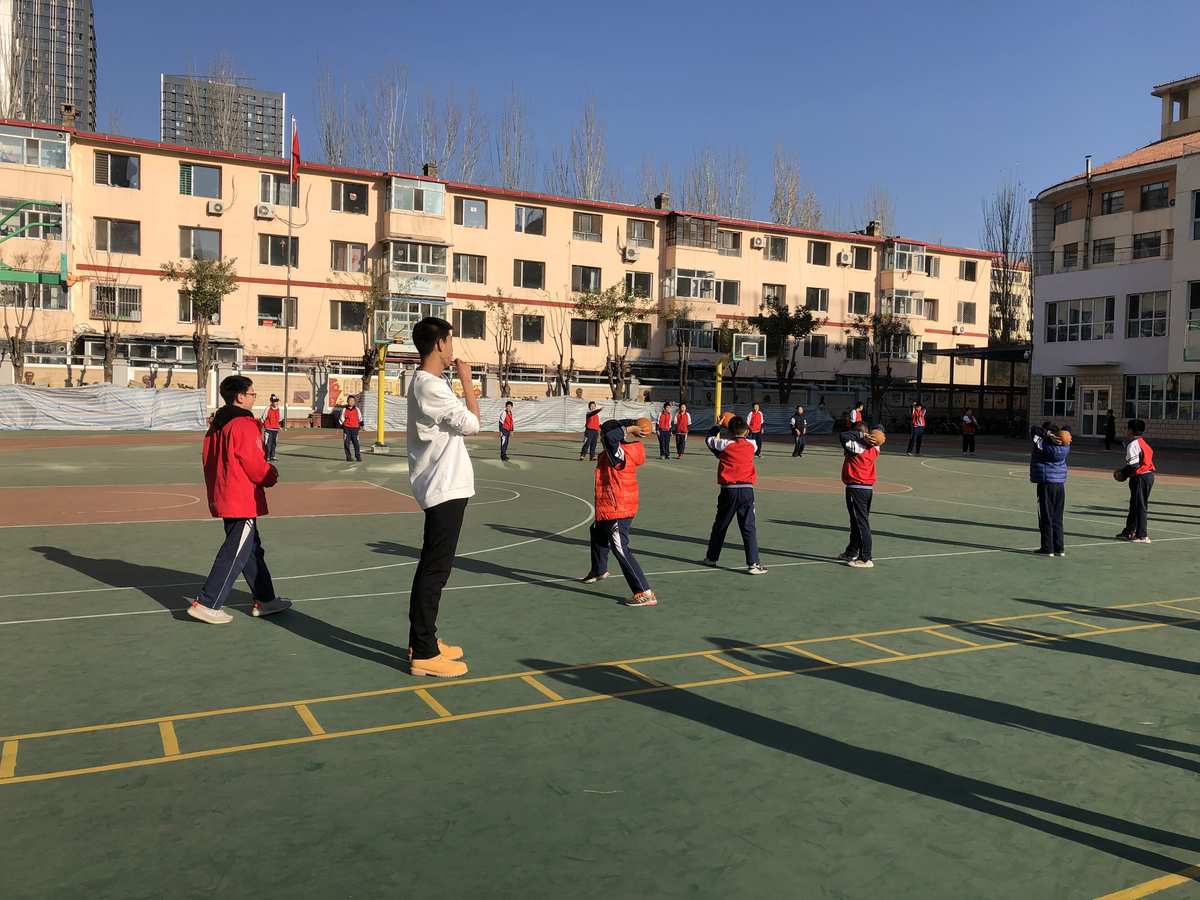 实心球主要锻炼身体的_身体协调能力怎么锻炼_巴基球实心金字塔