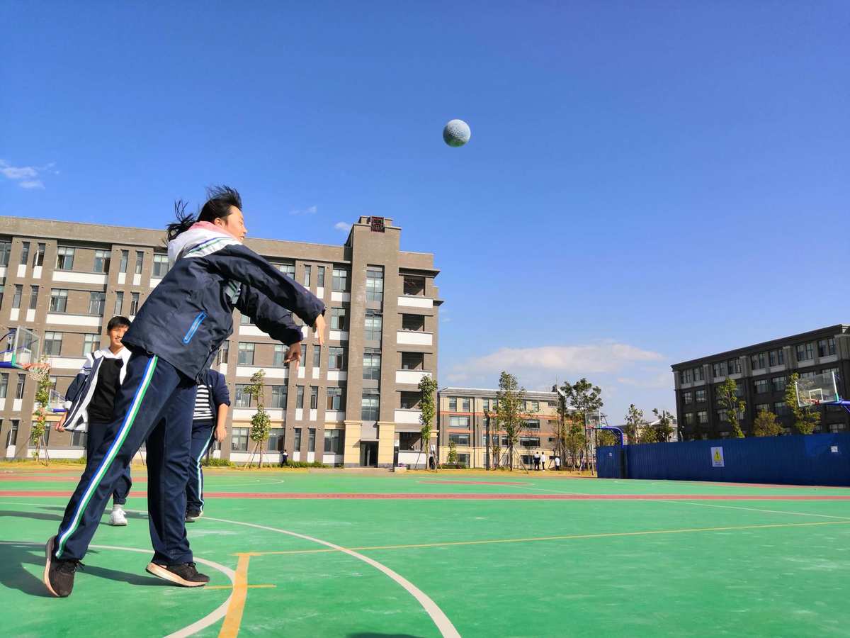 实心球主要锻炼身体的_实心发泡球_巴基球实心金字塔