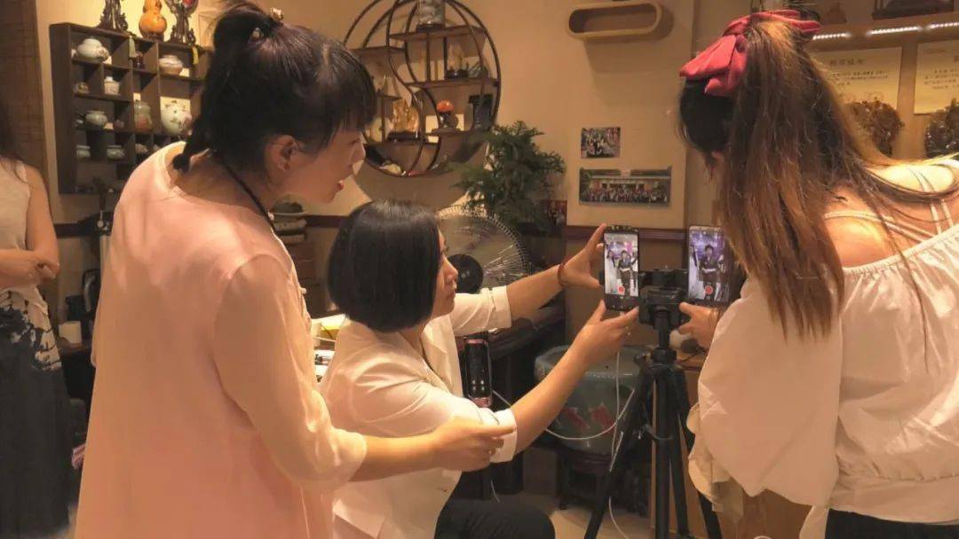 免费获得一万快手粉丝_快手免费涨粉神器app_快手免费互粉软件