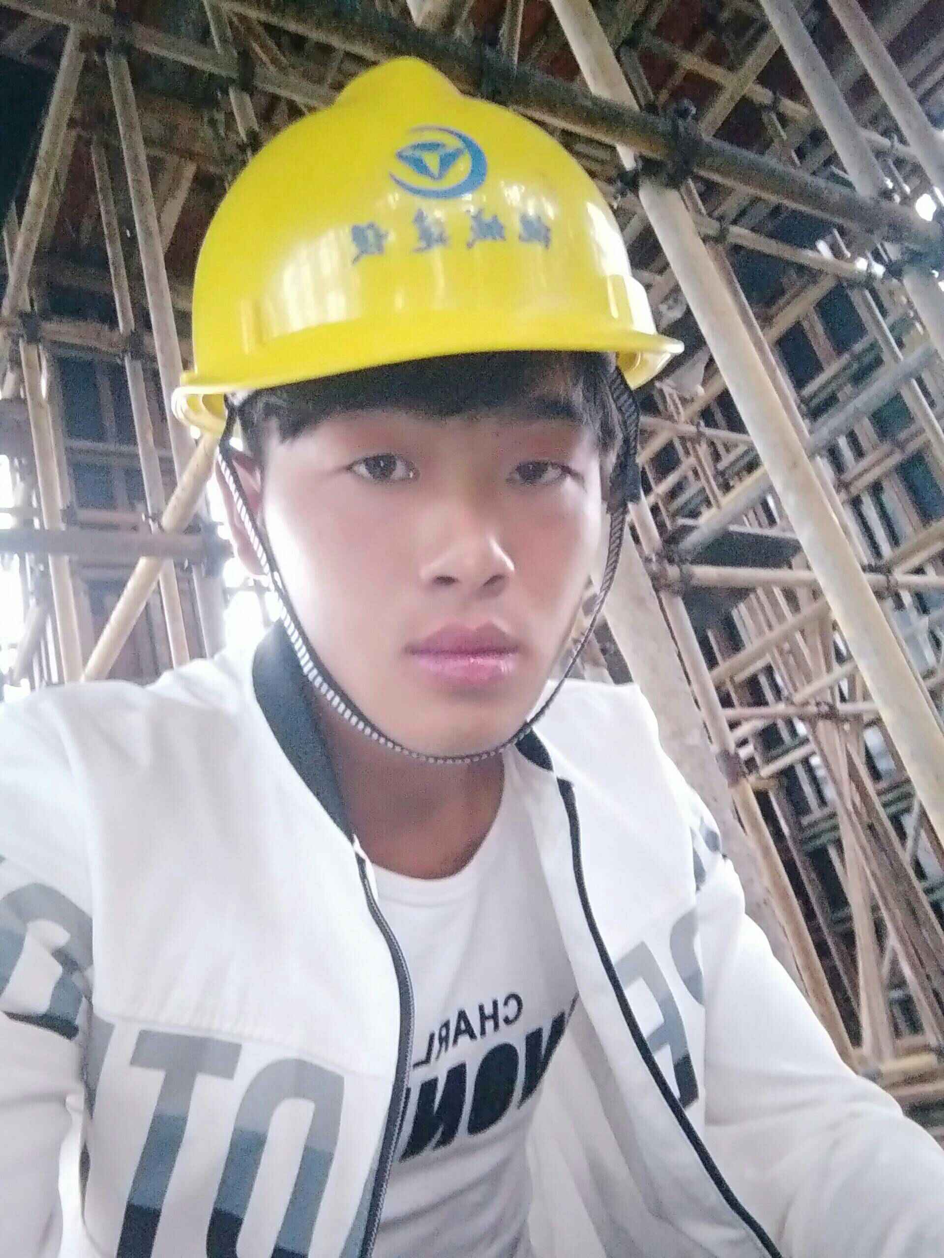 梦见火从地下燃起来_快手和yy哪个比较火_快手怎么火不起来