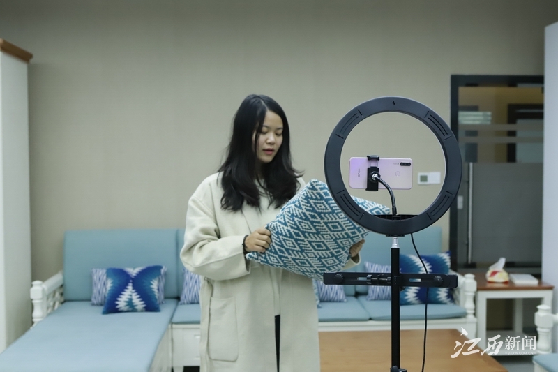 快手上热门有什么好处_快手热门小技巧_快手付费推广小技巧