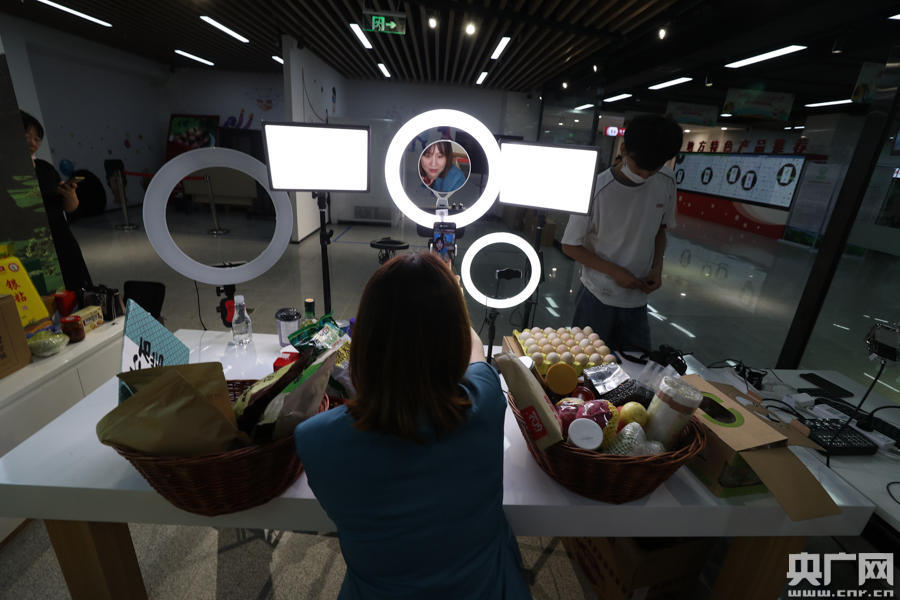 快手给主播点赞花钱吗_快手里面赞视频怎么删_点赞赚钱一个赞6分钱