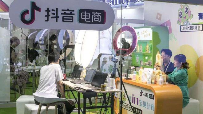 微信点赞回赞免费软件_快手商城怎样点赞_淘商城点赞送小熊是真的吗