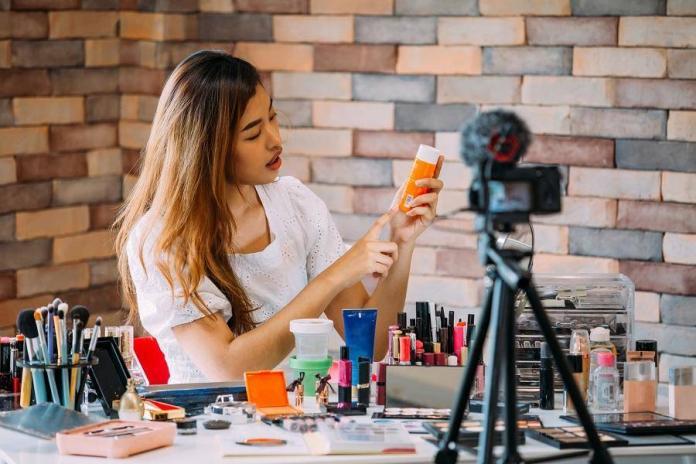 手机qq名片赞刷赞_qq名片赞刷赞平台_快手刷赞qq