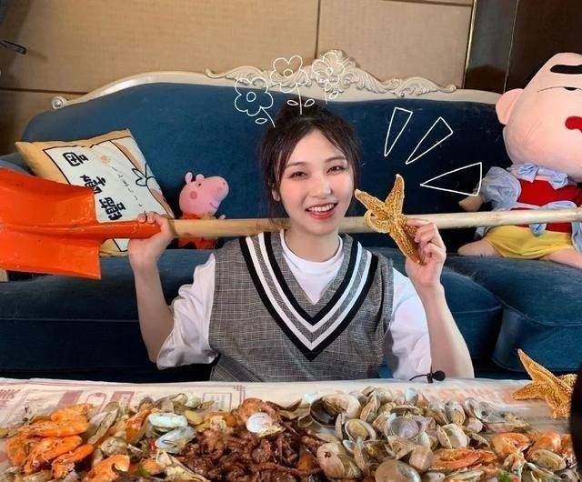 qq点赞金赞是什么意思_快手点赞吃费吗_qq名片赞快速点赞软件