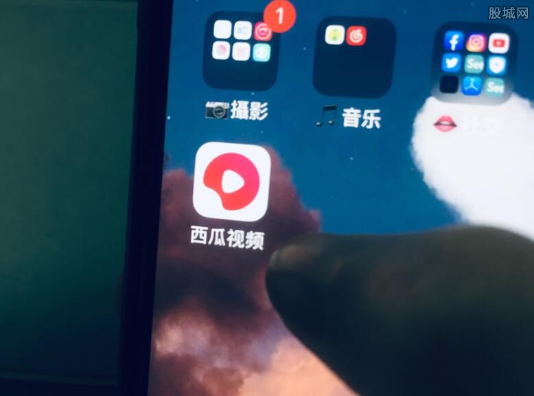 抖音app是哪个公司的_抖音短视频教如何抖屏_快手抖音点赞app