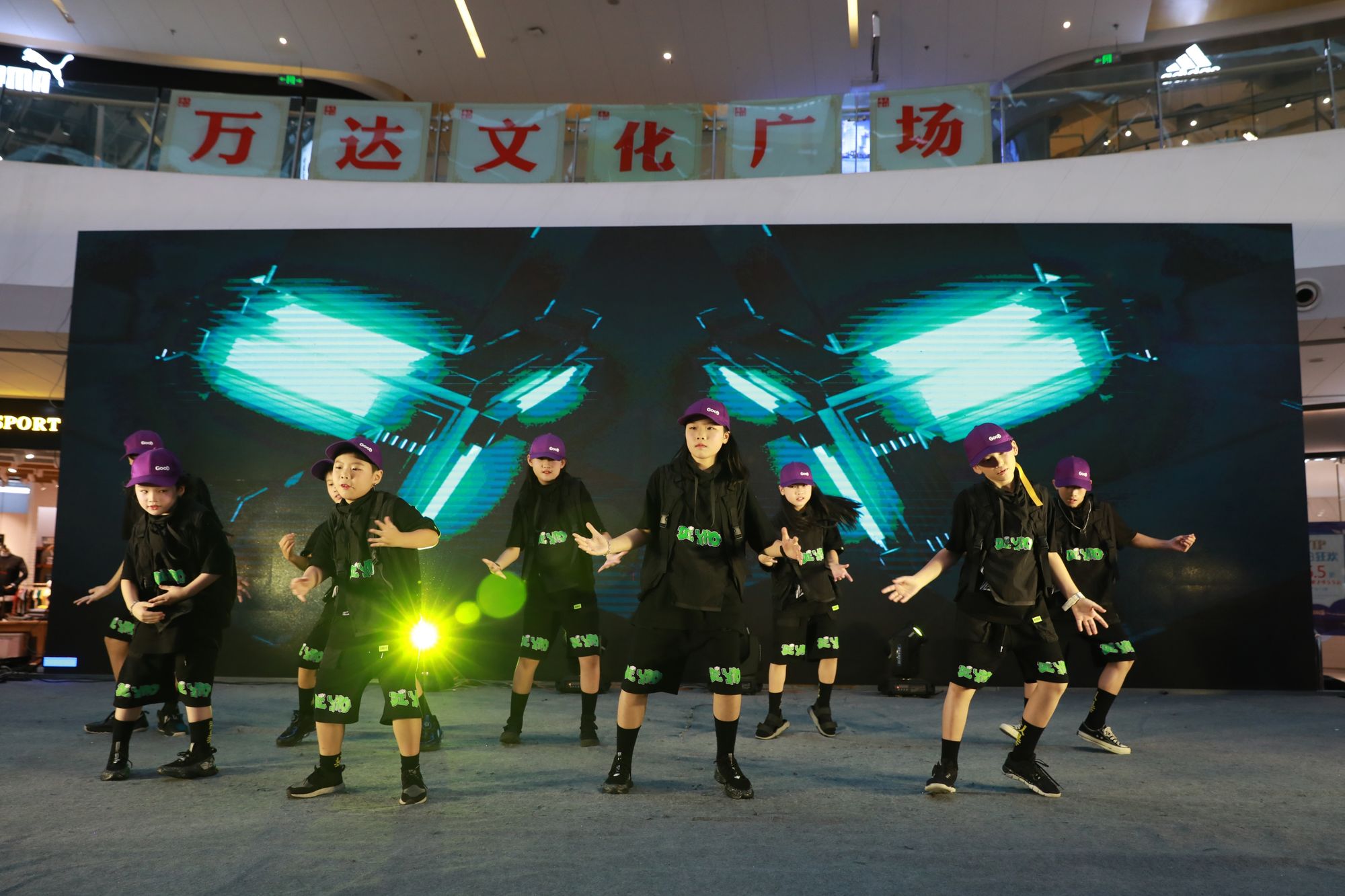 小苹果广场舞分解动作_中老年广场舞小苹果分解动作_你是我的小苹果广场舞分解动作