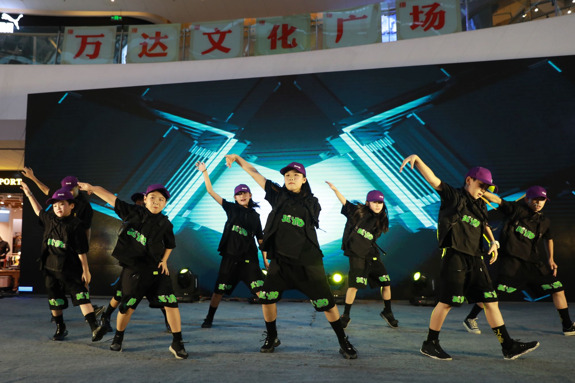 小苹果广场舞分解动作_你是我的小苹果广场舞分解动作_中老年广场舞小苹果分解动作