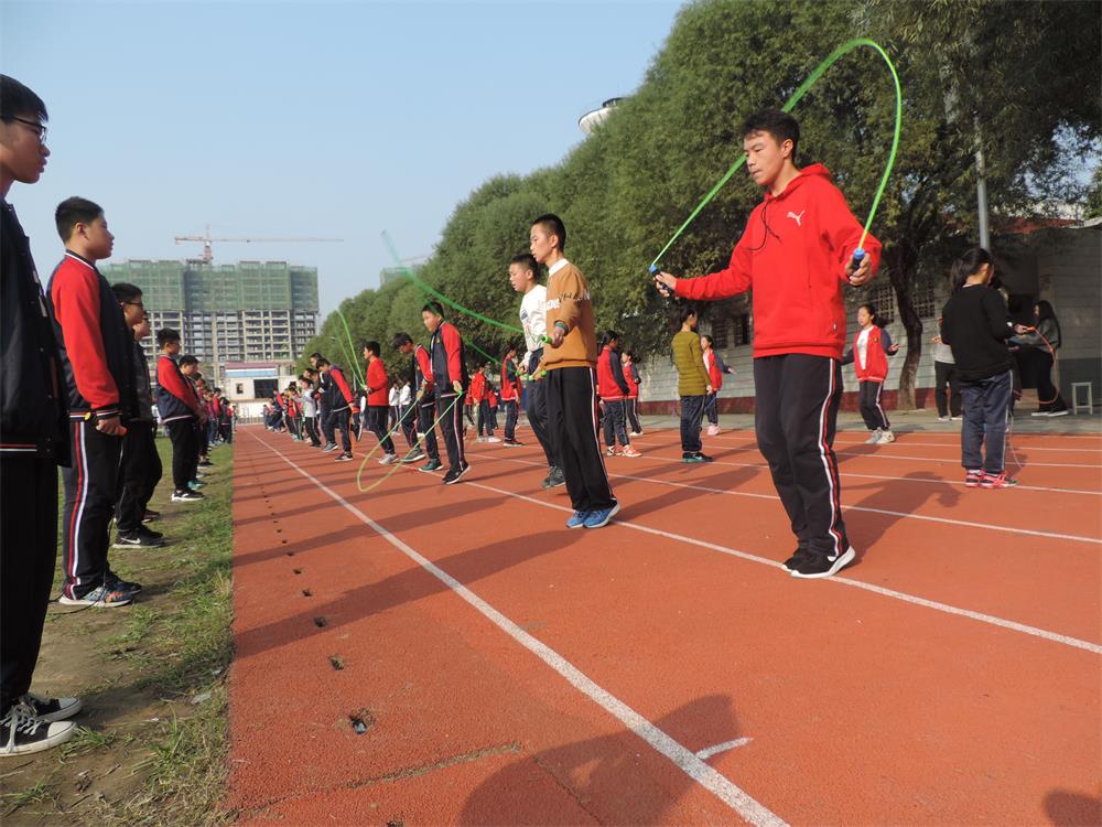 跳绳的小女孩加背景_跳绳的小朋友有6人,是操场上参加活动总数的9/2_ps加背景素材怎么加