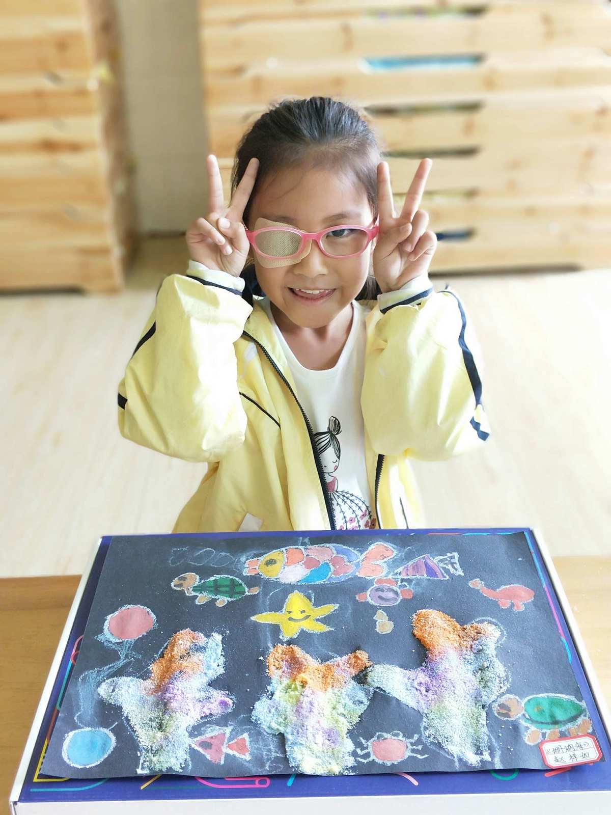 幼儿园剪纸活动美丽的海底世界反思_幼儿健康讲座活动反思_幼儿简单窗花剪纸